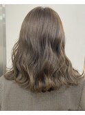 ミルクティーグレージュ　くすみカラー　ブリーチなし　榎園由美