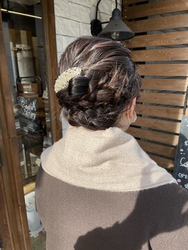 アッピアス 大和(Appias) シニヨン風_ヘアアレンジ