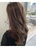 魅せるグレイヘア