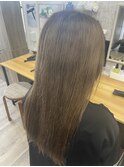 ベージュ