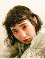 グリ(GURI)&nbsp;レトロなムードのウェーブパーマスタイル