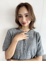 キートス(Kiitos)&nbsp;ウルフヘア顔まわりレイヤー小顔カット流しバングくびれ