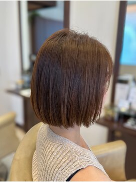 アンベリール(Embellir) アイロンいらずな大人ミニボブ