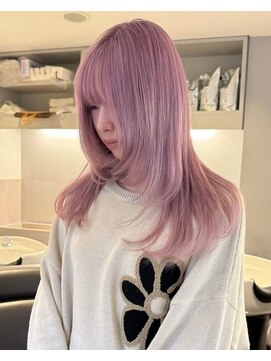 ニコフクオカヘアーメイク(NIKO Fukuoka Hair Make) ブリーチ2回のホワイトピンク/レイヤーカット