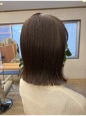 まとまり重視のナチュラル切りっぱなしボブ