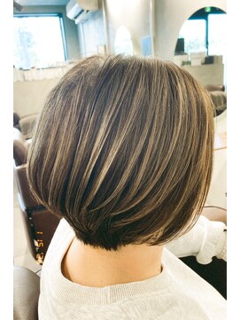 アカヒゲ 新札幌店(AKAHIGE) ショートボブハイライト
