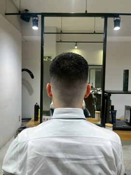 アカラ(acala) メンズフェードカット【10代20代30代40代50代/メンズパーマ】