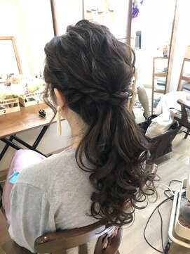 ロカット サロン(Roquat Salon) なみなみローポニーアレンジ【ヘアアレンジ　立川/立川南/浴衣】