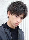 アップバングがカッコいい!コンマフェザーマッシュ