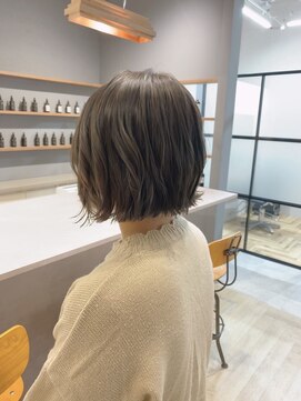 フランチェスカドット(francesca.) マットアッシュ×切りっぱなしボブ【竹中慎治】梅田