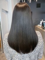 アイティーバイアルバム 下北沢店(IT by ALBUM)&nbsp;オリーブストレート_斜めバンググレージュカラー_ba460261