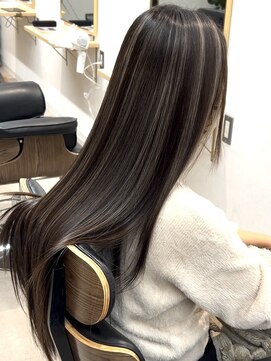 トト 船橋店(toto.) 黒髪/グレーベージュ/レイヤーロング/前髪パーマ[西船橋/津田沼]