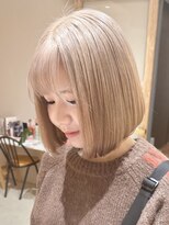 ヒビヲ(HIBIO) 切りっぱなしボブミルクティーベージュカラーショートボブ横浜