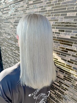 ヘアーアトリエ ラフェル(hair atelier Rafel) ホワイトカラー　ホワイトシルバー