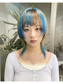 レコ 渋谷(LECO) デザインカットウルフカットブルーとベージュのデザインカラー