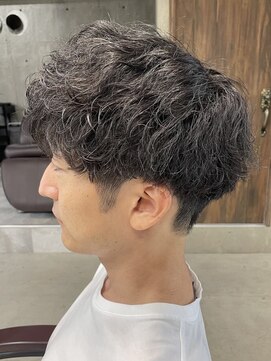 フイ 新宿3丁目(Hui) ハイトーンカラー/マッシュパーマ/アースカラー/men's/