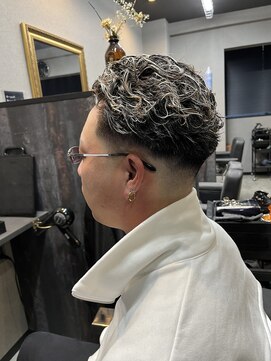 デネブ(Deneb) 大人気リバースパーマ