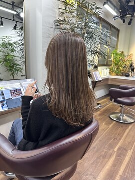 アルボーテルジェ(Art BeAute' ROUGET) 白髪を活かした白髪ぼかしハイライト