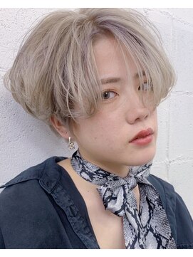 キジ(KIJI) ハンサムショート/ホワイトミルクティー/ハイトーンカラー