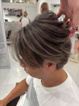 バース 梅田中崎町店(BIRTH) 金髪ミルクティーベージュダブルカラーセンターパートハイライト