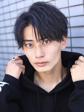 ブルーブラック束感アップバングショートレイヤーコンマバング