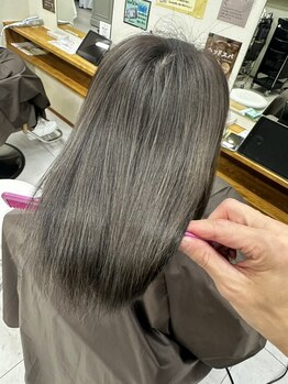 アイノワ 泉佐野店(ainowa)の写真/繰り返す白髪染めだからこそダメージレスに。柔らかな透明感と大人上品な艶が叶う白髪染め/白髪ぼかし◎