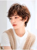 大人可愛いニュアンスパーマショート