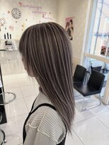 ヘアアンドビューティー クアトロ 戸祭店(QUATRO) highlight