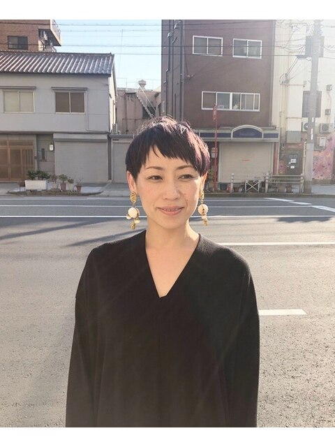 ショートヘアボブことりベージュ毛先パーマウォーターフール黒髪