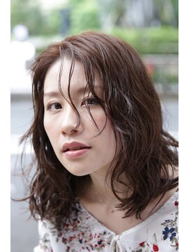 コマ(coma) 【coma中野】セミウェットゆるふわミディラフウェーブ