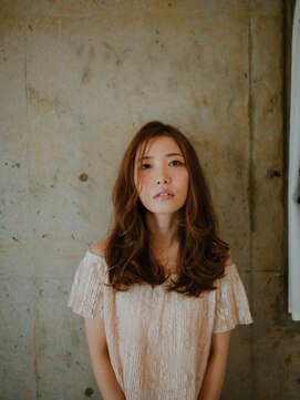 イコール バイ プロデュース 町田駅前店(equal by Produce) ウェービーロング