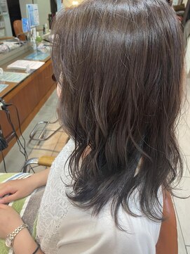 テトラ バイ ネオリーブ 横浜西口店(tetra by neolive) グレージュカラー