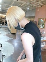 チカシツ(Chikashitsu) bleach blond bob