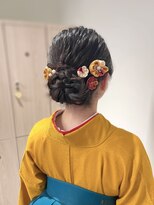 クルム(KURUMU)&nbsp;シニヨンヘア/袴・振袖