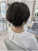 伸びてきても気にならないショートヘア×ブルーベージュ◇