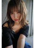 大人ミディアムヘア　小顔ヘア　前髪カット　ベージュカラー
