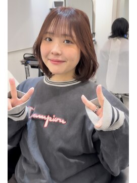 イマ(ima) レイヤーボブとピンクブラウンでピース