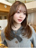 顔周りカットミディアムレイヤーハッシュカットシースルーバング