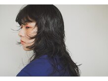 ヤー(YA)の雰囲気（信濃川の左岸に位置するYAは柔らかい日差しが気持ちいサロンです）