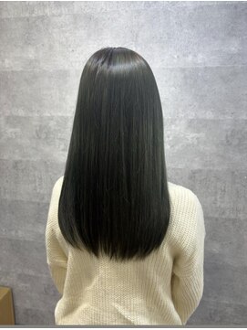 ウェルズ グランデ 奈良店(Well's GRANDE) 艶感アッシュの黒髪ストレートロング
