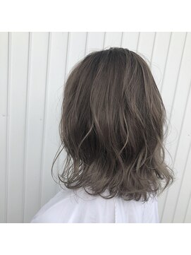 リトルガーデン(Little Garden) アッシュ×ハイライト/ブリーチ1回/透明感カラー/柔らかセミディ