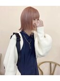 ピンクベージュ