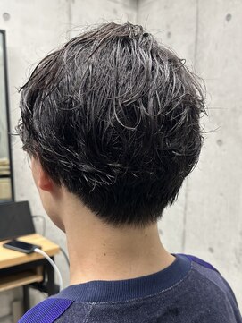 フイ 代々木(Hui) メンズ/アップバング/ツーブロックマッシュ/束感ショート波巻き