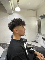 メリケンバーバーショップ フクオカ(MERICAN BARBERSHOP FUK)&nbsp;波巻き束感ショートツーブロックマッシュアップバングコンマヘア