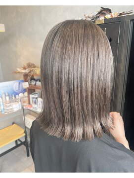 アチーブリス(achieve Liss) ショコラブラウン艶カラー大人可愛い切りっぱなしぱつっとボブ