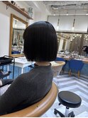 【ぱつっと切りっぱなしボブ暑い季節におすすめです