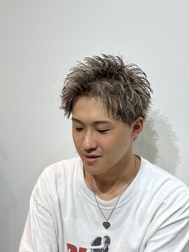 シャイン 大宮(SHINE) メンズカット/パーマ/ヘッドスパ/ブリーチ/眉毛/韓国/大宮/Men's