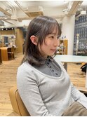 顔周りに短い毛を作ってこなれ感を