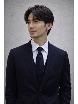 ベル 新宿(Belle) [30代.40代ビジネスマンに］センターパート/毛流れパーマ/新宿駅