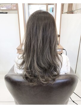 ソッカ(socca) ミルクティーアッシュミディアムレイヤー